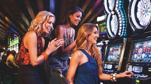 live casino တိုက်ရိုက်ထုတ်လွှင့်မှုတွင် လူသား dealer နှင့် ကစားသည့် မြင်ကွင်း